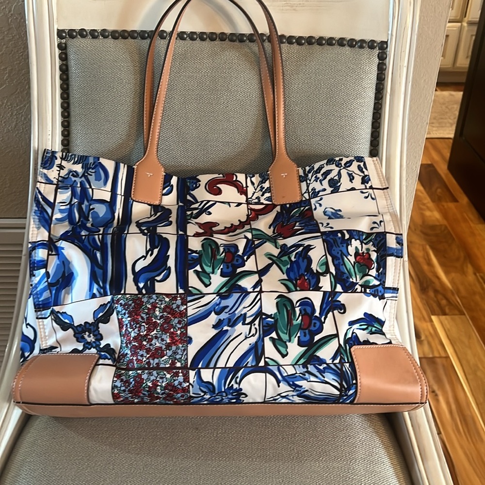 Tory Burch Large Ella Tote - Picture 2 of 14